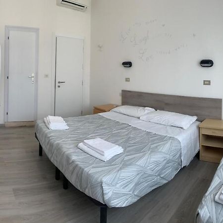 Hotel Laika Rimini Exteriör bild