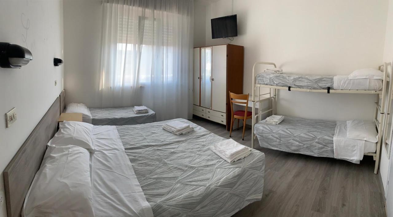 Hotel Laika Rimini Exteriör bild