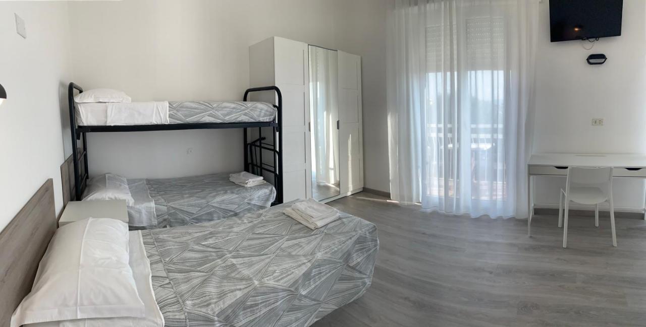 Hotel Laika Rimini Exteriör bild