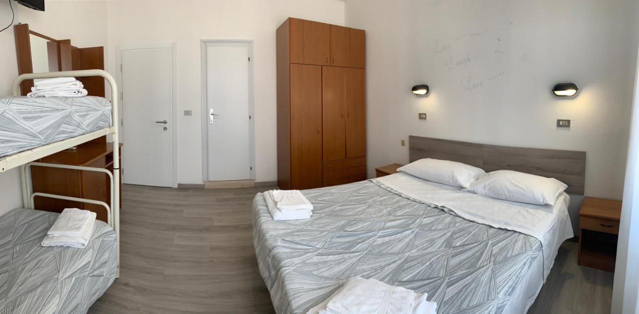 Hotel Laika Rimini Exteriör bild