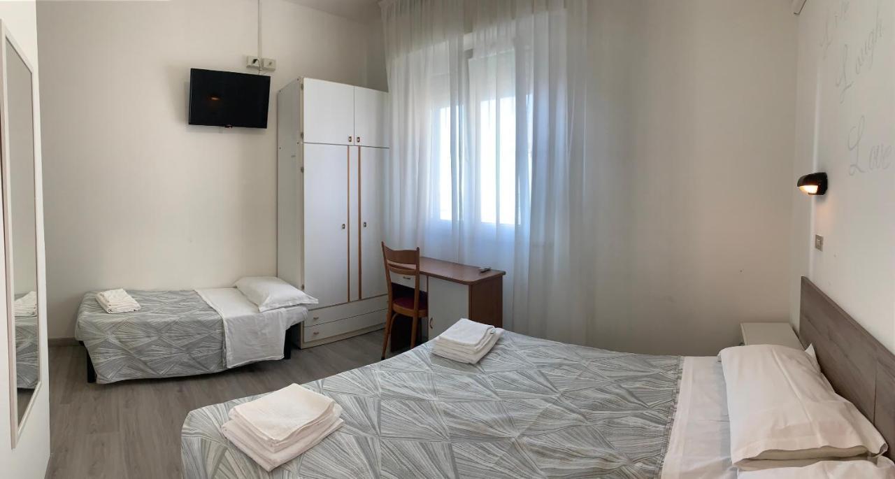 Hotel Laika Rimini Exteriör bild