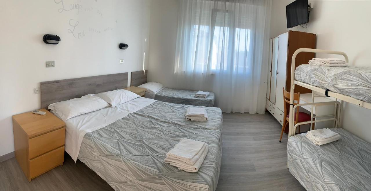 Hotel Laika Rimini Exteriör bild